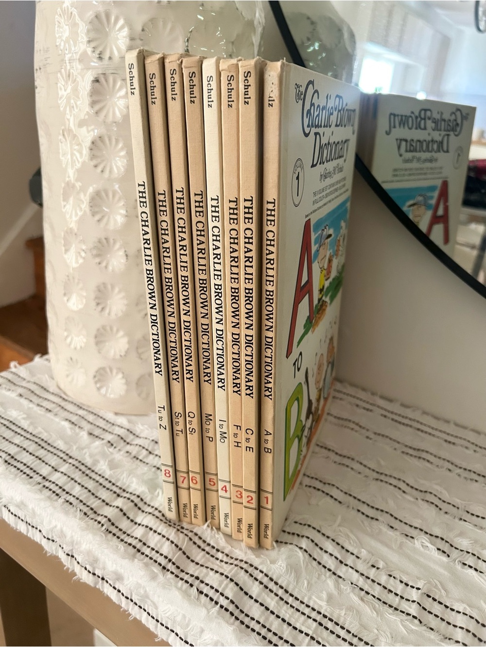 Vintage 1973 The Charlie Brown Dictionary Set 8 Volumes Peanuts Hardcover Books